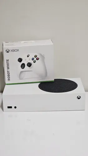 Xbox Series S + Controle Lacrado