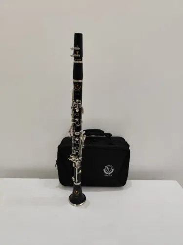 Clarinete Eagle 17 chaves Sib CL04N - Nova R$1490,00 - Parcelo até 21x cartão