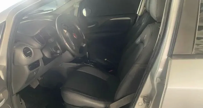 Fiat Punto Essence Dualogic 1.6 Flex 16V 5P 2013