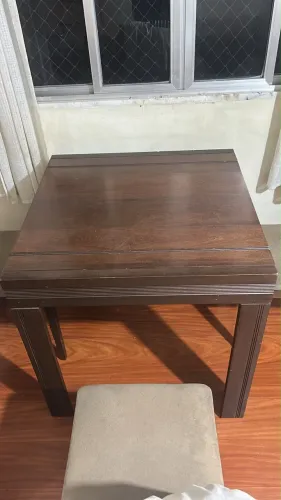Mesa e 4 cadeiras