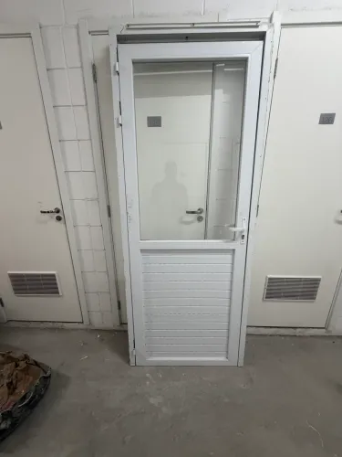 Porta de PVC branca 0,72 x 2,10