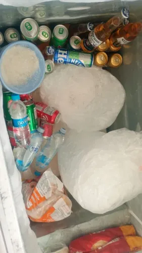 Freezer semi novo