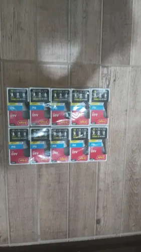 CAIXA FECHADA COM 10 LÂMPADAS IMPORTADAS A60 9W 