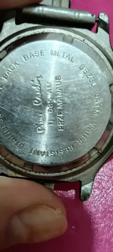 Relógio Pierre cardin parado, pra restaurar