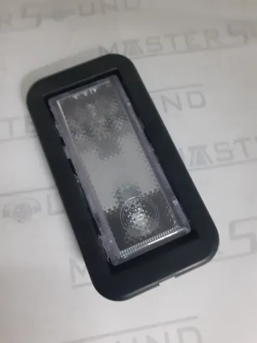 Lanterna de teto. Para: Fiat Uno/Prêmio/ e Elba.  Com forro preto. Nova.