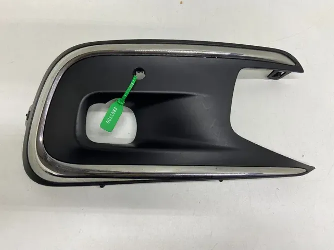 Moldura Farol Auxiliar Citroen C4 Picasso 2018/2019 Direito