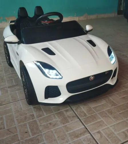 Carro Elétrico Infantil Jaguar Branco - semi novo