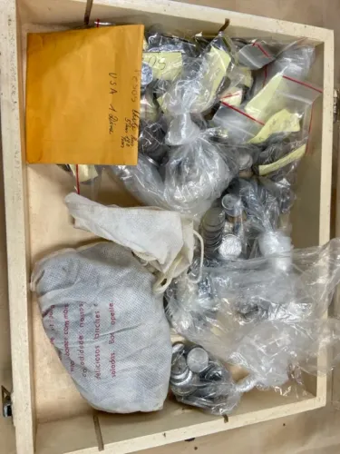 Lote moedas antigas Brasil e outros países 