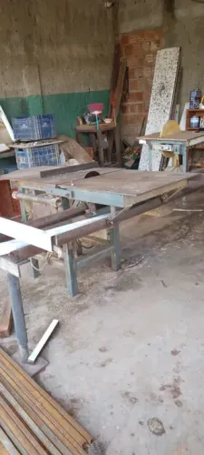 ESQUADREJADEIRA 