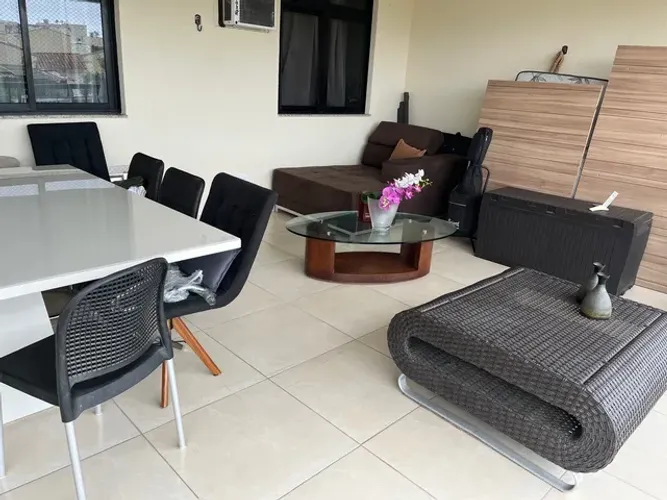 Mesa jardim, varanda e piscina comprada na Casashopping