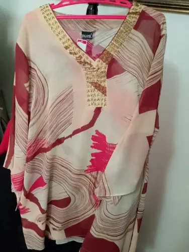 Blusa de Chiffon estampada, BORDADA, MANGA 3/4, EXCELENTE QUALIDADE E ESTADO 