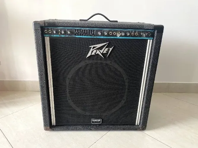 Amplificador importado, revisado, ótimo estado, potência e qualidade sonora