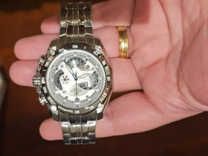 Relógio Casio Edifice Cronógrafo, linha premium. Novo sem uso