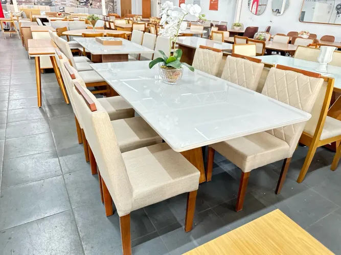 Mesa de Jantar Elegante com Cadeiras madeira