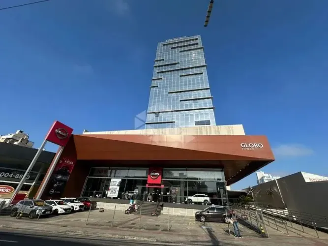 Sala comercial com 34m² para alugar no ed. Globo Tower  Estreito, Florianópolis