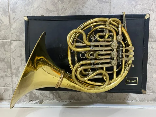 Trompa Holton H280 Profissional Dupla Afinação