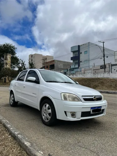 Corsa Sedan Premium 1.4