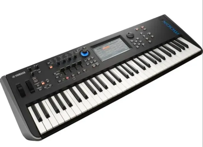Yamaha MODX6 em estado de novo