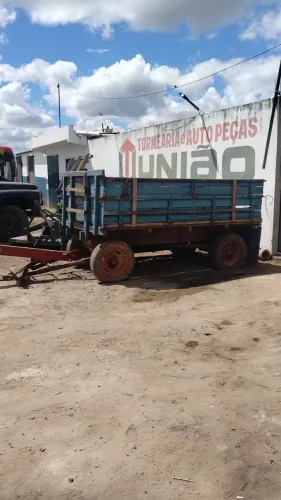 Vendo reboque agrícola de 2 eixos