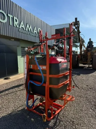 Pulverizador 2 em 1 tanque 600 lts 