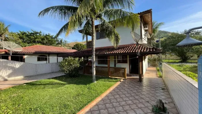Carmen Imoveis Vende Casa Fazenda Muriqui com 04 quartos