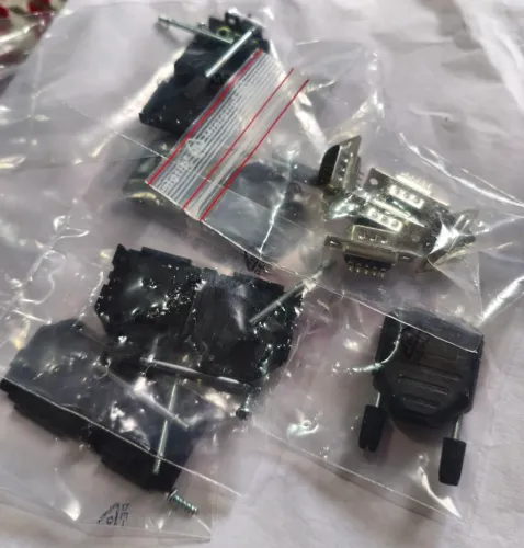 Kit capa + conector macho DB9 - total 10 pçs