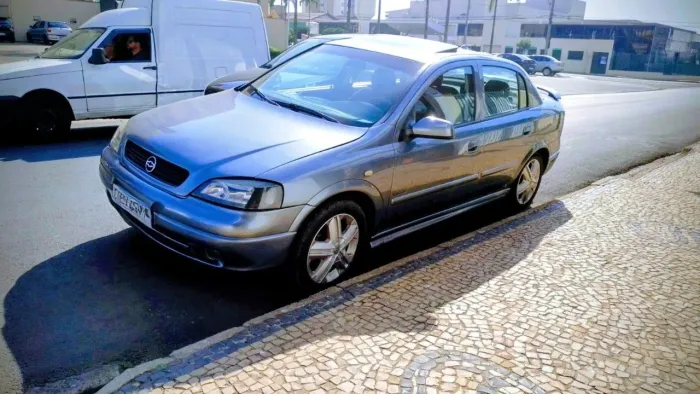 Chevrolet Astra Sedan 2.0/cd/ GLS/ Adv. 2.0 16V 4P 2001