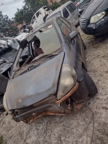 Honda Fit 1.4 pra retirada motor câmbio lataria peças em geral