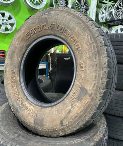 Kit 04 Pneus 265/75R16 Yokohama At, semi novo