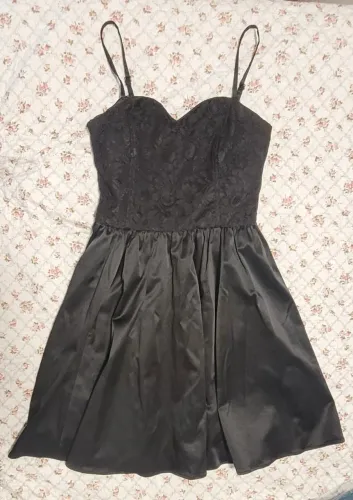 Vestido curto de festa - impecável, usado uma vez!