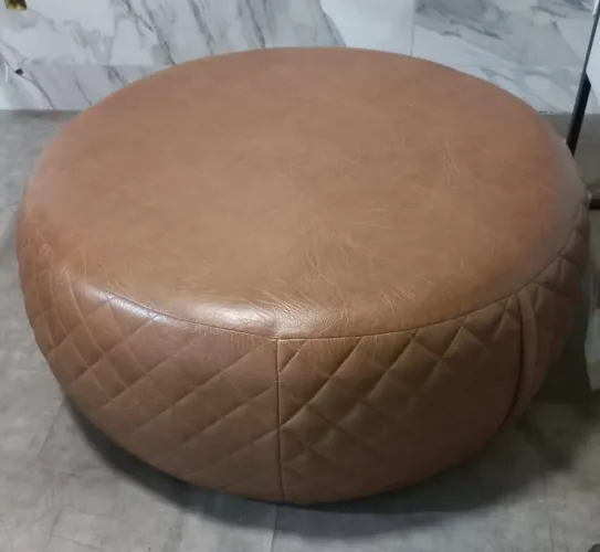 Puff em couro 