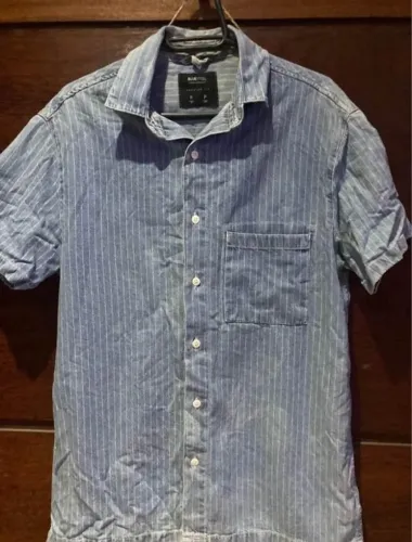 Camisa jeans com risca de giz
