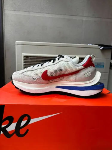 Nike Sacai x Nike VaporWaffle Royal Fuchsia TAMANHO 39,5