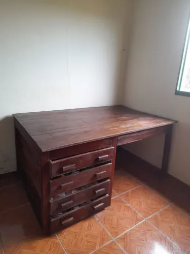 Mesa de Madeira grande