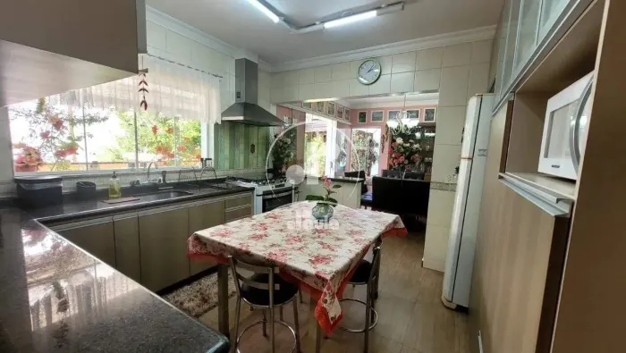 Sobrado à venda, 4 quartos 3 suítes Vila América em Santo André/SP