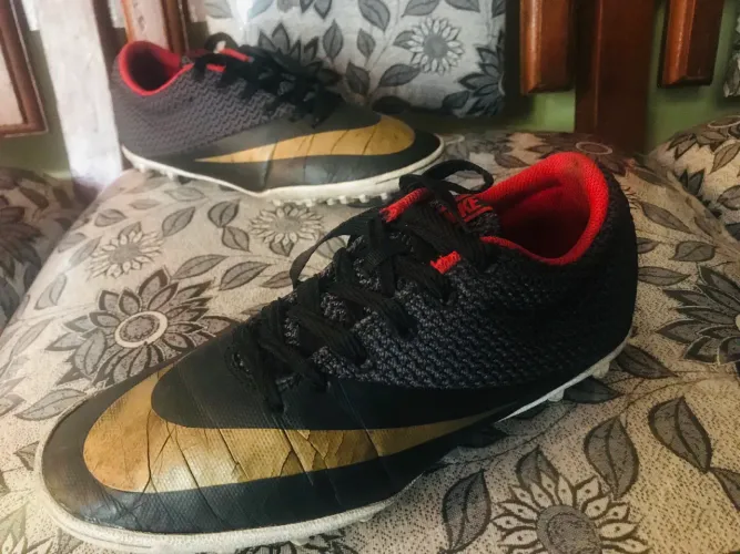 Chuteira Society Nike mercurial Pro. ?40