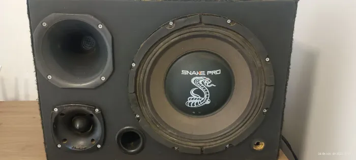 Caixa Trio com módulo bluetoothbe fonte chaveada 120A..