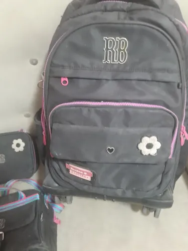 Bolsa RB preta com rosa com mais 2 bolsas com rodinhas 