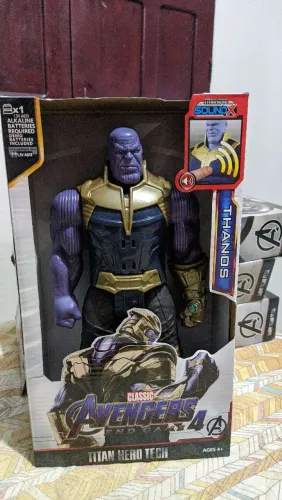 Boneco Titan Hero Tech - Marvel - Hulk, Thanos, Homem de Ferro, Capitão América. Brinquedo