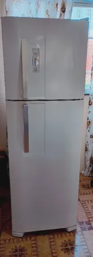 Geladeira Eletrolux Frost Free 