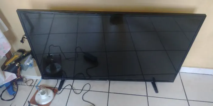 Televisão LG 49 Polegadas Modelo 49LF5100 Smart Atenção Leia a Descrição Reparo