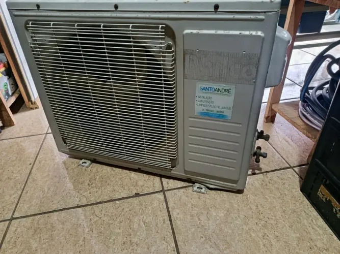 Condensadora 9000 BTUs quente e frio