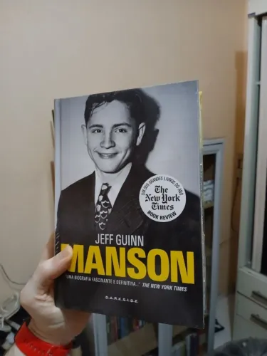 Livro Darkside Manson: A biografia - Lacrado