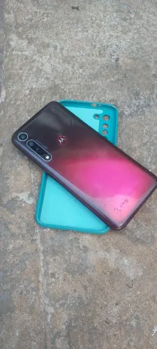 Moto G8 Plus 