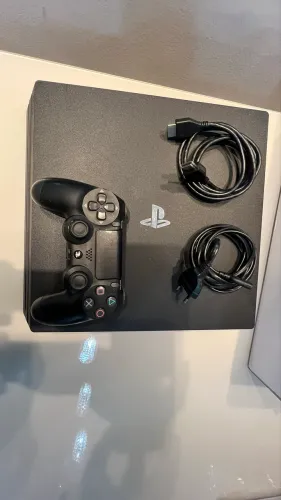 PS4 Pro 1TB Usado - Excelente Estado + Controle + 4 Jogos de Brinde