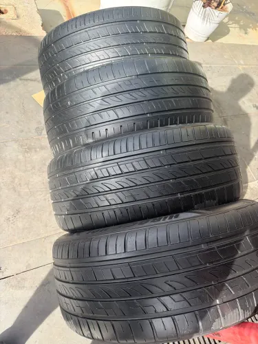Pneus 255 /45 / 20 pneus com 80 por cento de borracha 