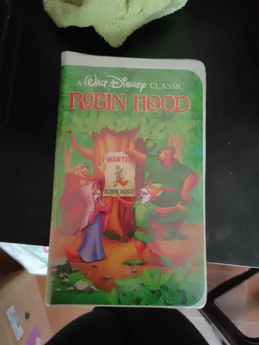 VHS IMPORTADO LACRADO ? DISNEY?S ROBIN HOOD (WALT DISNEY CLASSIC)