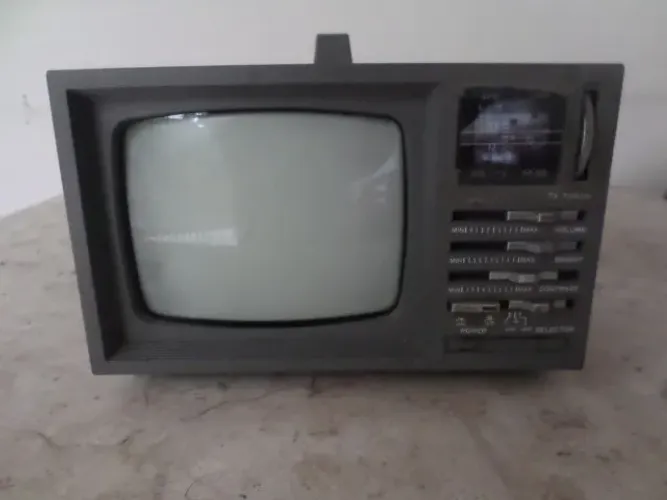 TV Deluxe 5 Pol. e FM