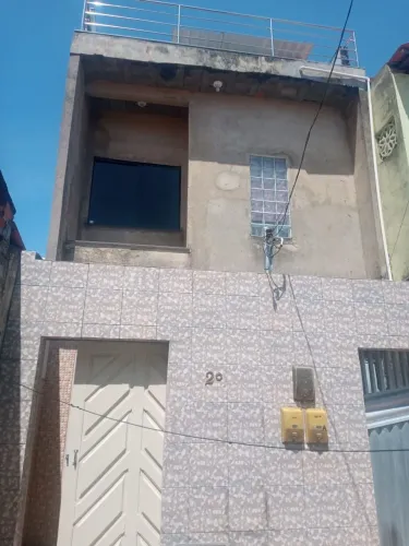 Aluga-se uma casa , andar de cima na matinha Barrio industrial