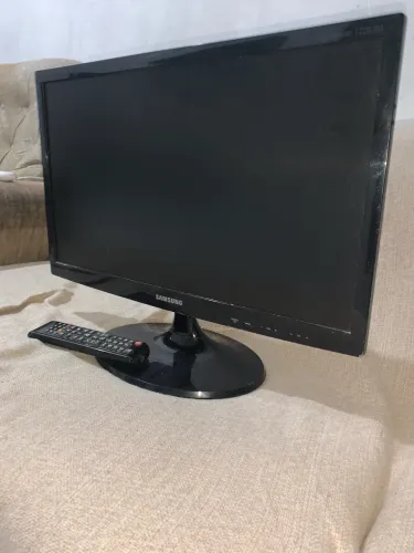 tv/monitor c defeito 22 polegadas